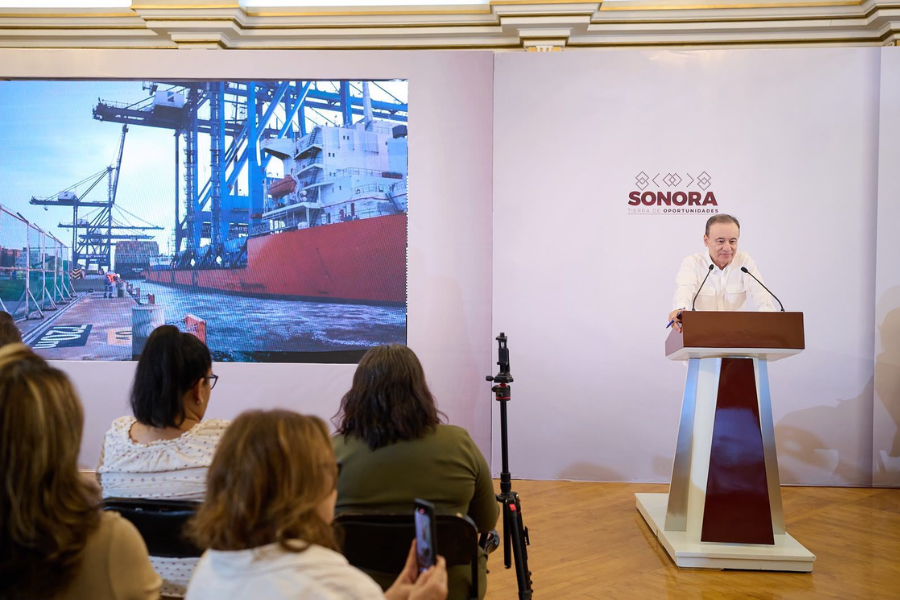 Puerto de Guaymas se consolida como nodo logístico clave con la llegada de dos grúas pórtico